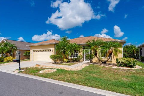 Villa ou maison à vendre à Port Charlotte, Floride: 3 chambres, 143.91 m2 № 2124733 - photo 4