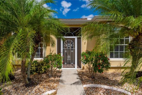 Villa ou maison à vendre à Port Charlotte, Floride: 3 chambres, 143.91 m2 № 2124733 - photo 6