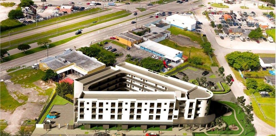 Propiedad comercial en Homestead, Florida № 1790863
