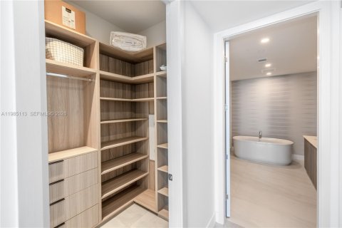 Снять в аренду кондоминиум в Санни-Айлс-Бич, Флорида 2 спальни, 128.67м2, № 2050883 - фото 23