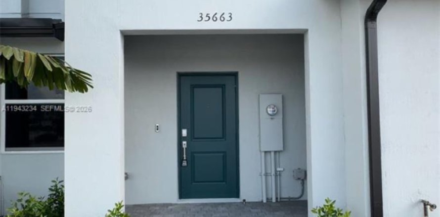 Villa ou maison à Homestead, Floride 4 chambres № 1999549