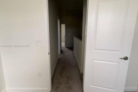 Villa ou maison à louer à Homestead, Floride: 4 chambres № 1999549 - photo 11