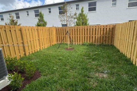 Villa ou maison à louer à Homestead, Floride: 4 chambres № 1999549 - photo 22