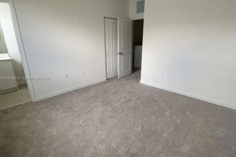 Villa ou maison à louer à Homestead, Floride: 4 chambres № 1999549 - photo 15