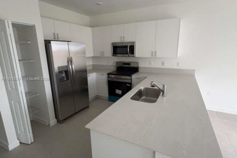 Villa ou maison à louer à Homestead, Floride: 4 chambres № 1999549 - photo 3