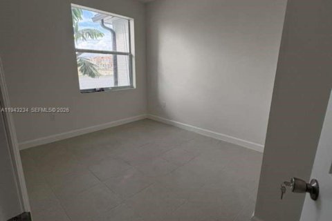 Villa ou maison à louer à Homestead, Floride: 4 chambres № 1999549 - photo 8