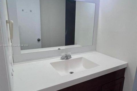 Снять в аренду кондоминиум в Дирфилд-Бич, Флорида 2 спальни, 113.34м2, № 1933305 - фото 17