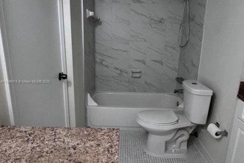 Снять в аренду кондоминиум в Дирфилд-Бич, Флорида 2 спальни, 113.34м2, № 1933305 - фото 11