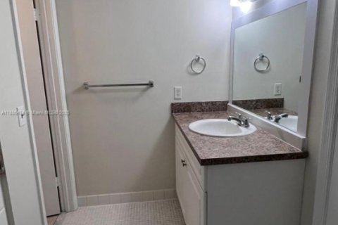 Снять в аренду кондоминиум в Дирфилд-Бич, Флорида 2 спальни, 113.34м2, № 1933305 - фото 12