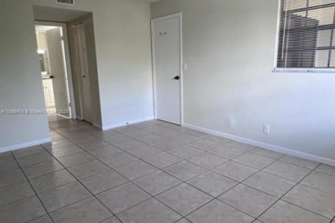 Снять в аренду кондоминиум в Дирфилд-Бич, Флорида 2 спальни, 113.34м2, № 1933305 - фото 8