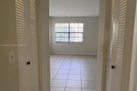 Снять в аренду кондоминиум в Дирфилд-Бич, Флорида 2 спальни, 113.34м2, № 1933305 - фото 7