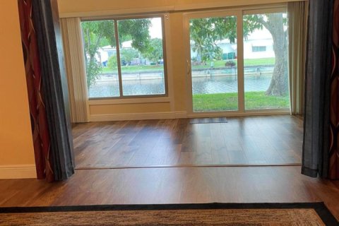 Villa ou maison à vendre à Tamarac, Floride: 2 chambres, 134.06 m2 № 2175376 - photo 9