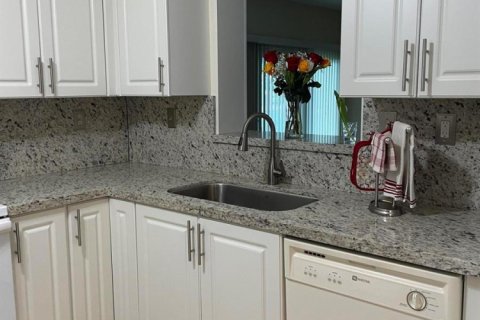 Villa ou maison à vendre à Tamarac, Floride: 2 chambres, 134.06 m2 № 2175376 - photo 17
