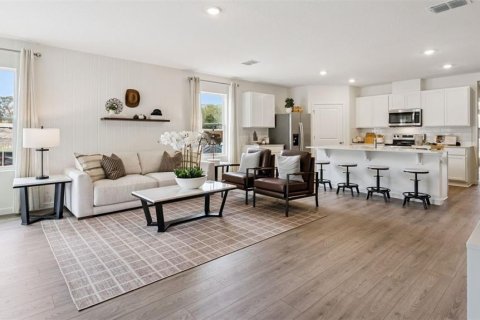 House in Apopka, Florida 5 bedrooms, 192.96 sq.m. № 2202270 - photo 4