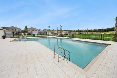 House in Apopka, Florida 5 bedrooms, 192.96 sq.m. № 2202270 - photo 26