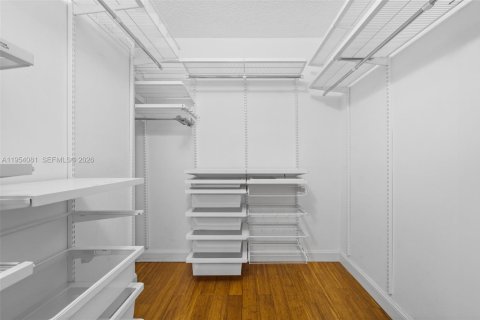 Купить кондоминиум в Авентура, Флорида 2 спальни, 95.13м2, № 2027670 - фото 30