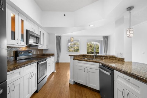 Купить кондоминиум в Авентура, Флорида 2 спальни, 95.13м2, № 2027670 - фото 23