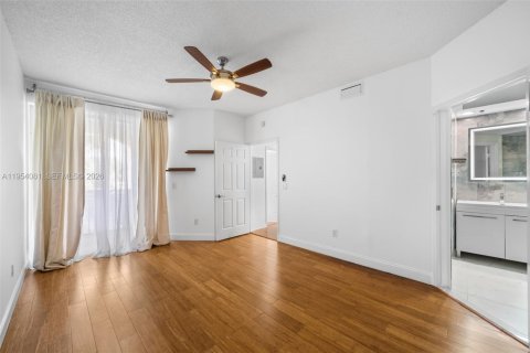 Купить кондоминиум в Авентура, Флорида 2 спальни, 95.13м2, № 2027670 - фото 29