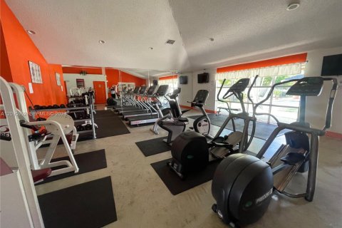 Appartement à louer à Hialeah, Floride: 2 chambres, 102.75 m2 № 2390012 - photo 21