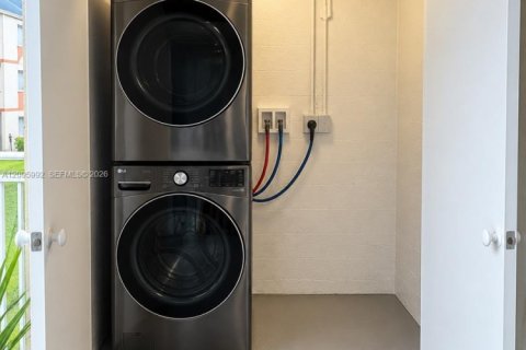 Appartement à louer à Hialeah, Floride: 2 chambres, 102.75 m2 № 2390012 - photo 9