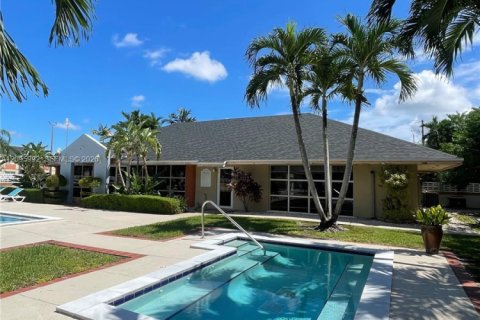 Appartement à louer à Hialeah, Floride: 2 chambres, 102.75 m2 № 2390012 - photo 20
