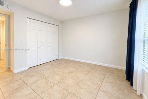 Appartement à louer à Hialeah, Floride: 2 chambres, 102.75 m2 № 2390012 - photo 16
