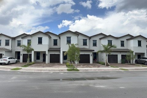 Adosado en venta en Pembroke Pines, Florida, 3 dormitorios, 140 m2 № 2011179 - foto 19