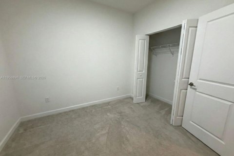 Adosado en venta en Pembroke Pines, Florida, 3 dormitorios, 140 m2 № 2011179 - foto 9