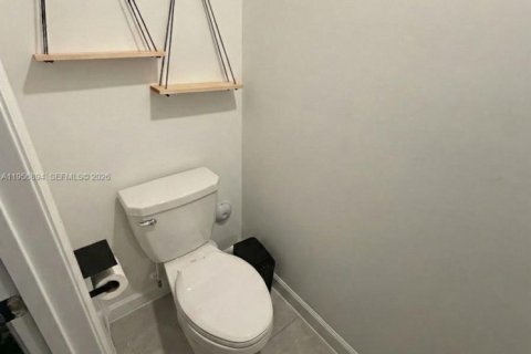 Adosado en venta en Pembroke Pines, Florida, 3 dormitorios, 140 m2 № 2011179 - foto 15