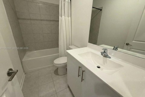 Adosado en venta en Pembroke Pines, Florida, 3 dormitorios, 140 m2 № 2011179 - foto 12
