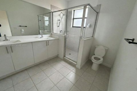 Adosado en venta en Pembroke Pines, Florida, 3 dormitorios, 140 m2 № 2011179 - foto 13