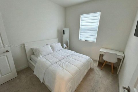 Adosado en venta en Pembroke Pines, Florida, 3 dormitorios, 140 m2 № 2011179 - foto 10