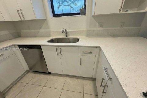 Adosado en venta en Pembroke Pines, Florida, 3 dormitorios, 140 m2 № 2011179 - foto 7