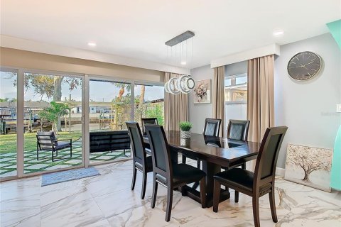 Villa ou maison à louer à Tampa, Floride: 3 chambres, 156.63 m2 № 2149376 - photo 15