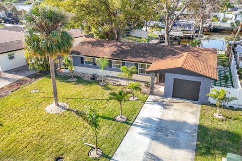 Villa ou maison à Tampa, Floride 3 chambres, 156.63 m2 № 2149376