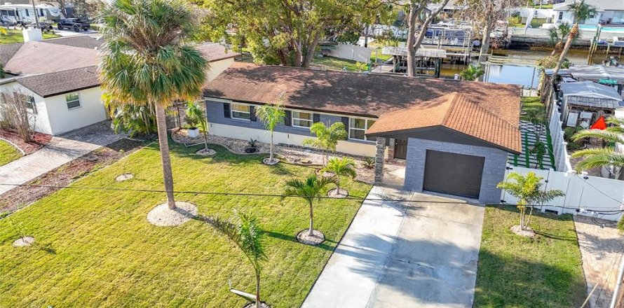 Villa ou maison à Tampa, Floride 3 chambres, 156.63 m2 № 2149376