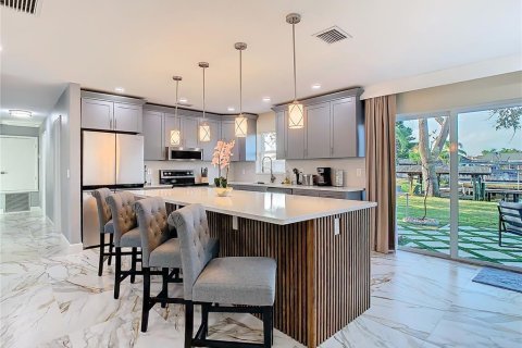 Villa ou maison à louer à Tampa, Floride: 3 chambres, 156.63 m2 № 2149376 - photo 13