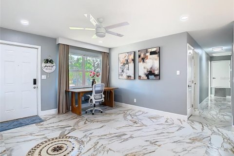 Villa ou maison à louer à Tampa, Floride: 3 chambres, 156.63 m2 № 2149376 - photo 5