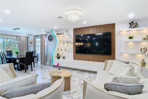 Villa ou maison à louer à Tampa, Floride: 3 chambres, 156.63 m2 № 2149376 - photo 6