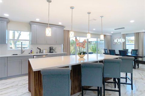 Villa ou maison à louer à Tampa, Floride: 3 chambres, 156.63 m2 № 2149376 - photo 10