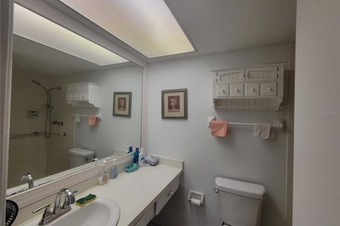 Condo in Saint Petersburg, Florida, 2 bedrooms № 2144926 - photo 26