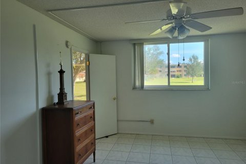 Condo in Saint Petersburg, Florida, 2 bedrooms № 2144926 - photo 19