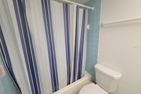 Condo in Saint Petersburg, Florida, 2 bedrooms № 2144926 - photo 23