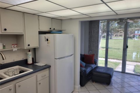 Condo in Saint Petersburg, Florida, 2 bedrooms № 2144926 - photo 14