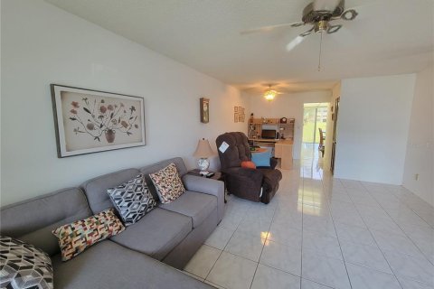 Condo in Saint Petersburg, Florida, 2 bedrooms № 2144926 - photo 6