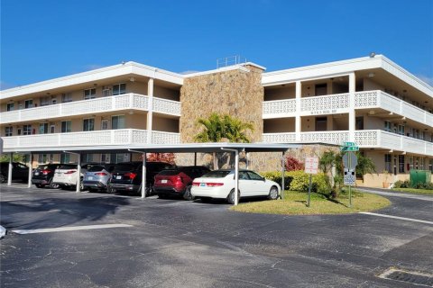 Condo in Saint Petersburg, Florida, 2 bedrooms № 2144926
