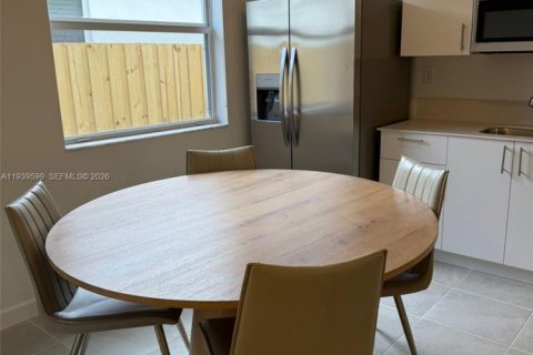 Villa ou maison à louer à Homestead, Floride: 2 chambres № 1996993 - photo 6