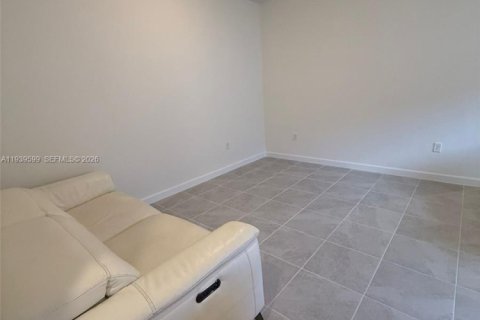 Villa ou maison à louer à Homestead, Floride: 2 chambres № 1996993 - photo 8