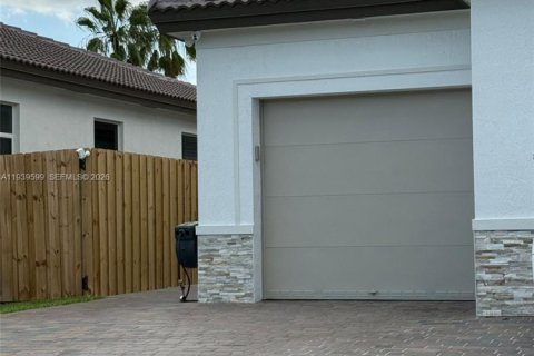 Villa ou maison à louer à Homestead, Floride: 2 chambres № 1996993 - photo 15