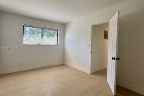 Apartment in Miami, Florida 1 bedroom, 306.21 sq.m. № 1994426 - photo 7